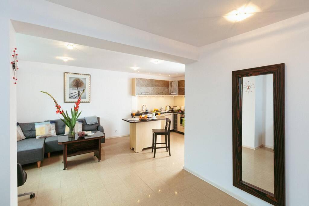 Apartment In The Heart Of Warsaw! Luaran gambar