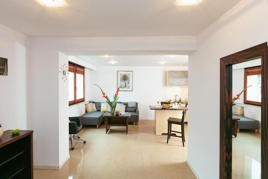 Apartment In The Heart Of Warsaw! Luaran gambar