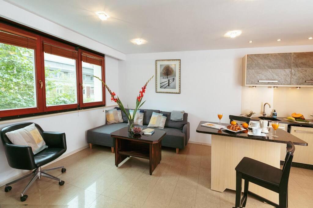 Apartment In The Heart Of Warsaw! Luaran gambar
